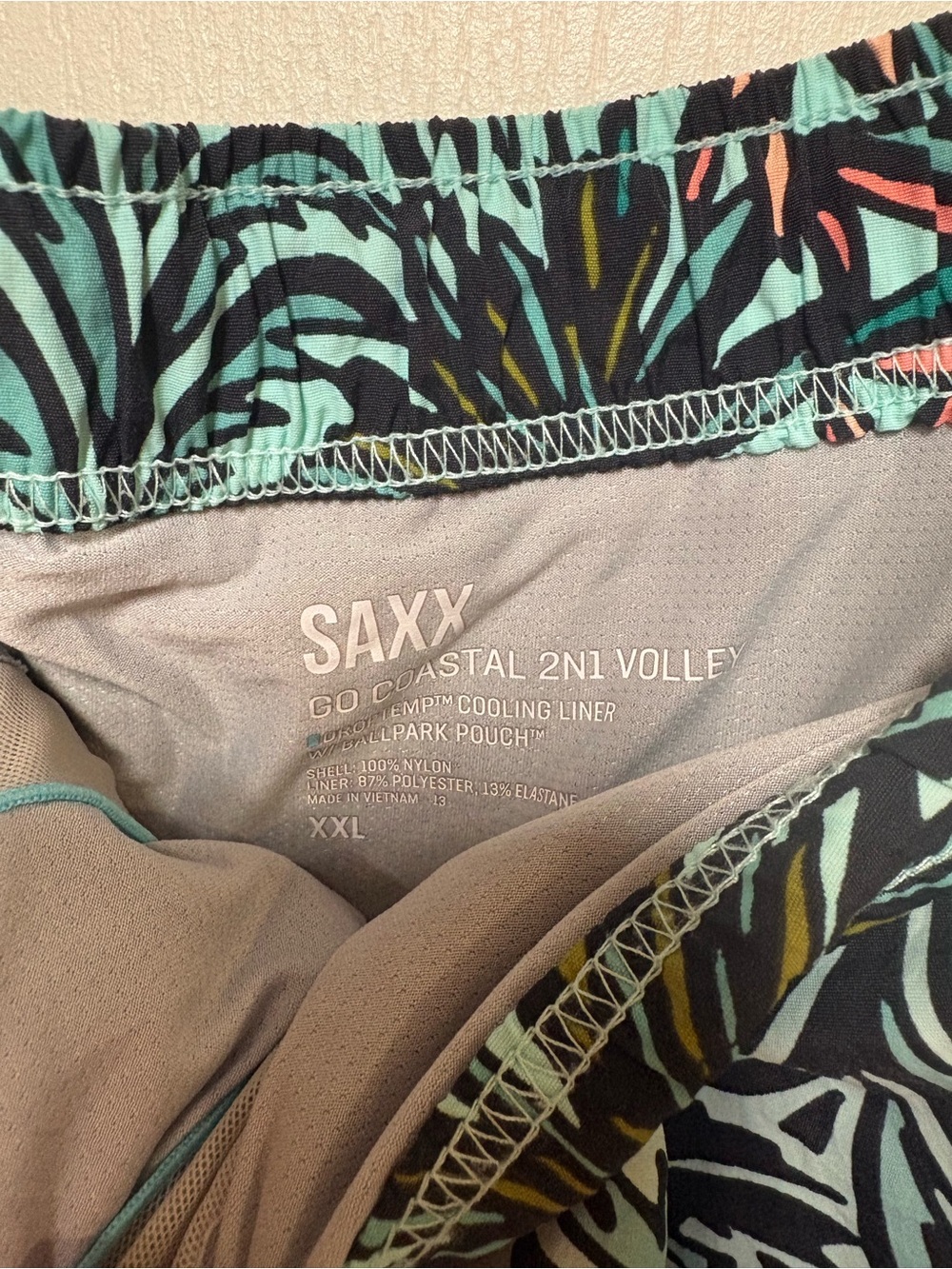 Saxx Tropical Leaf Print Lined Volley Shorts in Mint, Black & Coral 2XL - Picture 2 of 6